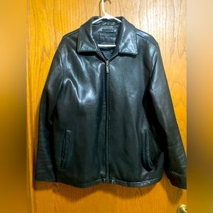 Brandini men’s large black leather vintage bomber jacket